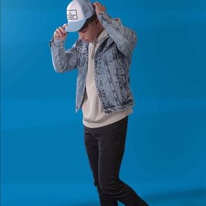 Meet your Posher, Jonathan